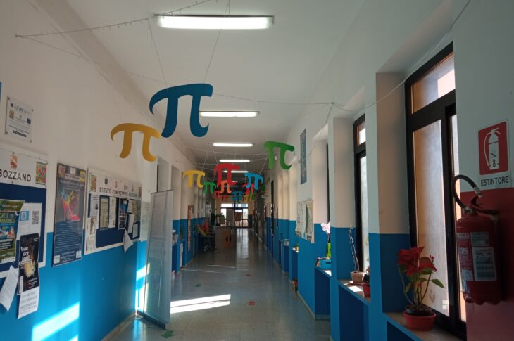 corridoio scuola secondaria Marzabotto